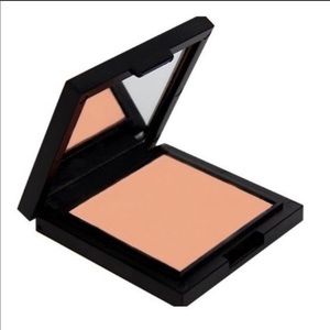 Cargo Makeup - Cargo HD Picture Perfect bronze highlighter New Cargo Makeup - Cargo HD Picture Perfect bronze highlighter New
